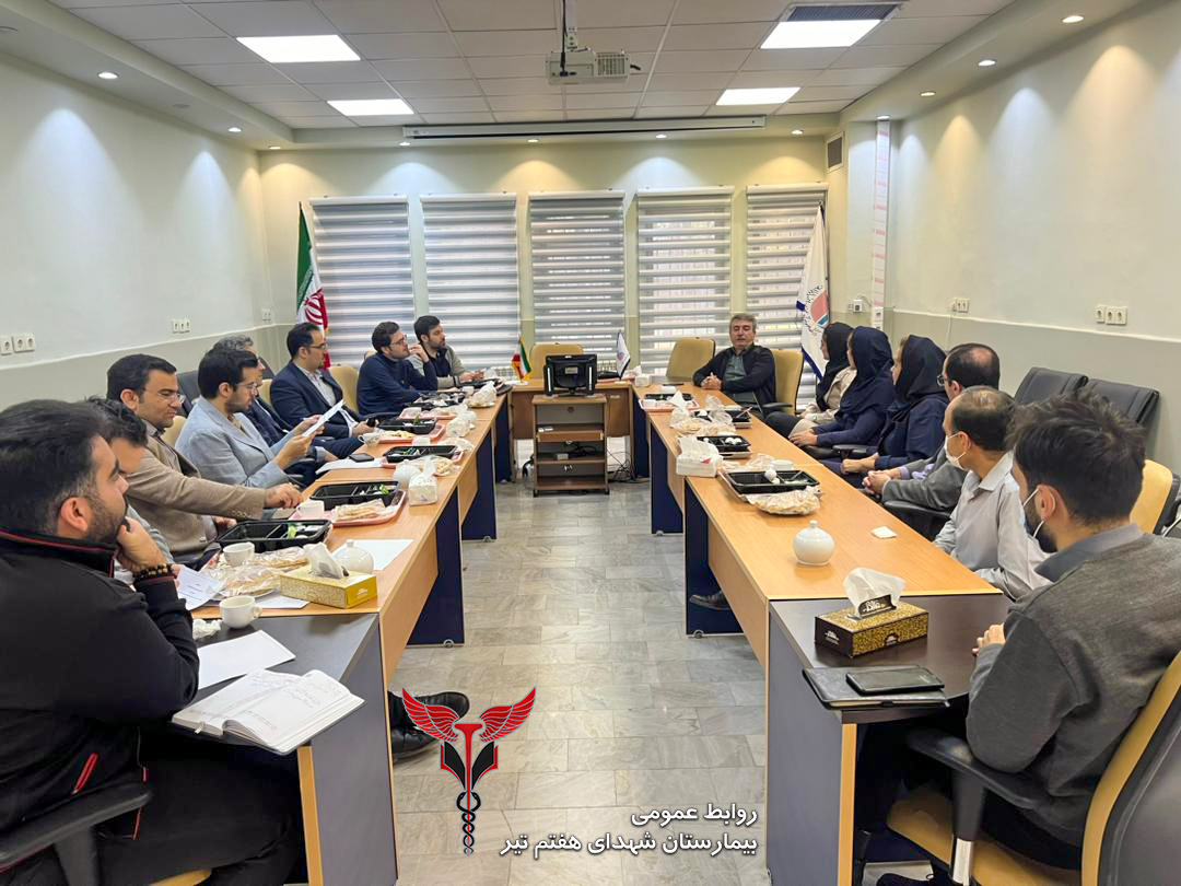 جلسه هم اندیشی ریاست و معاون آموزشی پژوهشی با اعضاء هیئت علمی بیمارستان شهدای هفتم تیر